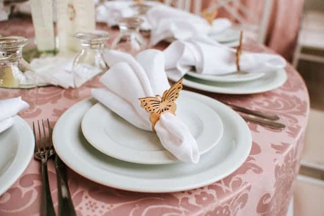 Plate decoration